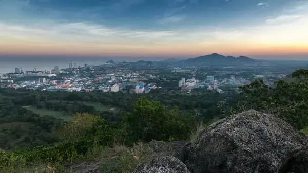 Hin Lek Fai & The Hills